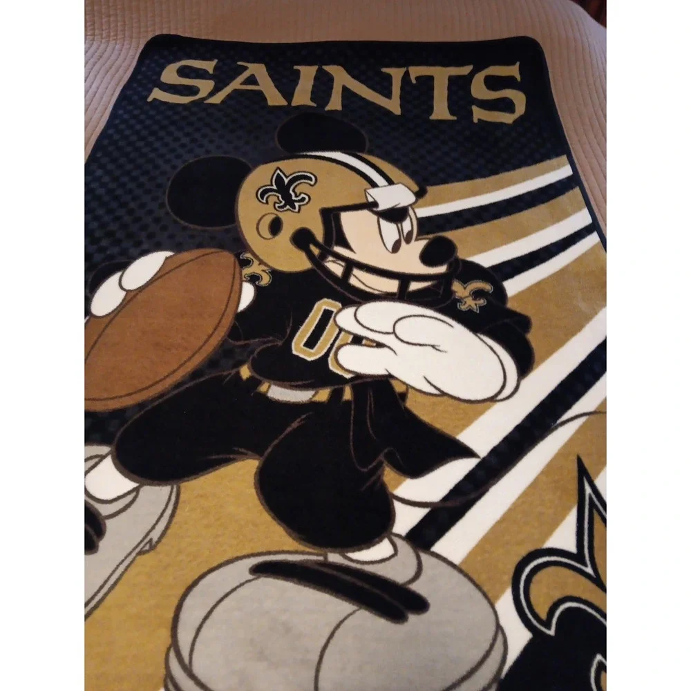 NorthWest Disney NFL New‎ Orleans Saints Mickey Mouse Football Fleece Throw...